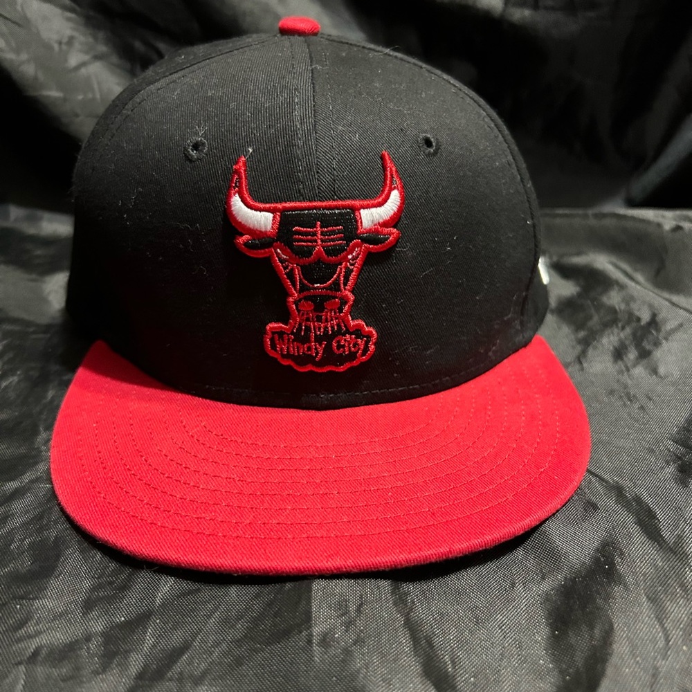Black and red Chicago Bulls cap by Windy City and 6Flags